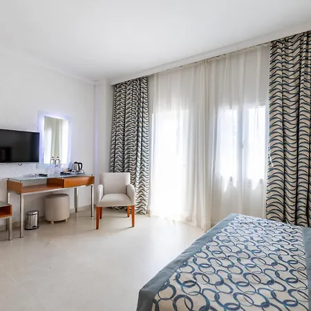 Курортный комплекс Petunya 4*